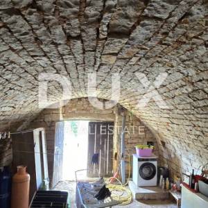 ISTRA, POREČ - Obnovljena istarska kuća s vrtom