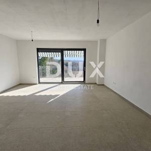 ISTRA, POREČ, OKOLICA - 3SS+DB stan na prvom katu sa krovnom terasom