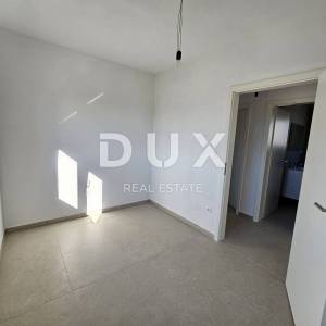 ISTRA, POREČ, OKOLICA - 3SS+DB stan na prvom katu sa krovnom terasom