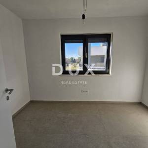 ISTRA, POREČ, OKOLICA - 3SS+DB stan na prvom katu sa krovnom terasom