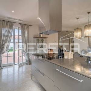 ISTRA, POREČ (OKOLICA) - Bezvremenska vila s bazenom - investicija u luksuz