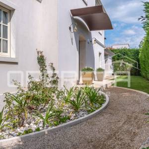 ISTRA, POREČ (OKOLICA) - Bezvremenska vila s bazenom - investicija u luksuz