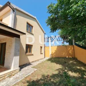 ISTRA, POREČ (OKOLICA) - Dvojna kuća u visokoj roh bau fazi s pogledom na more