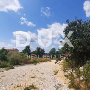 ISTRA, POREČ, OKOLICA - Građevinsko zemljište 741m2 u mirnom naselju