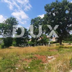 ISTRA, POREČ, OKOLICA - Građevinsko zemljište 741m2 u mirnom naselju