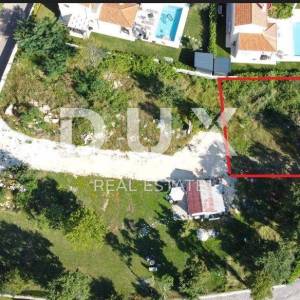 ISTRA, POREČ, OKOLICA - Građevinsko zemljište 741m2 u mirnom naselju