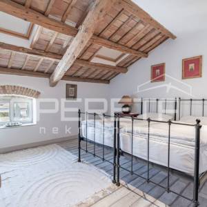 Istra, Poreč okolica- Kamena kuća s dvorištem