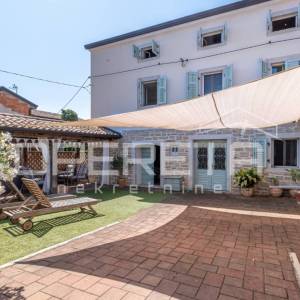 Istra, Poreč okolica- Kamena kuća s dvorištem