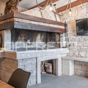 Istra, Poreč okolica- Moderna dvojna kuća s bazenom