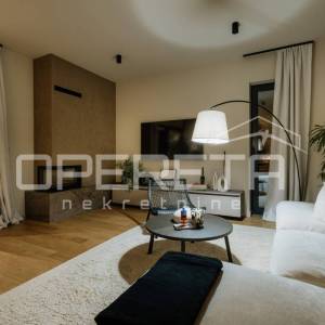 Istra, Poreč okolica - moderna dvojna kuća s bazenom – 700 m od mora
