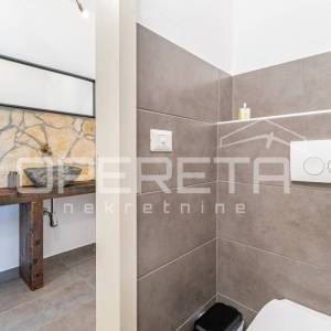 Istra, Poreč okolica-rustikalna kuća s bazenom i studio apartmanom
