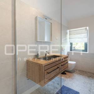 Istra, Poreč okolica-rustikalna kuća s bazenom i studio apartmanom
