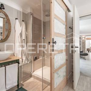 Istra, Poreč okolica-rustikalna kuća s bazenom i studio apartmanom

