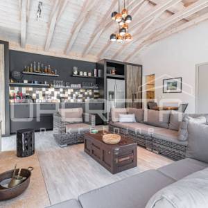 Istra, Poreč okolica-rustikalna kuća s bazenom i studio apartmanom
