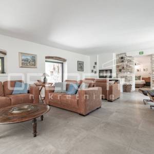 Istra, Poreč okolica-rustikalna kuća s bazenom i studio apartmanom
