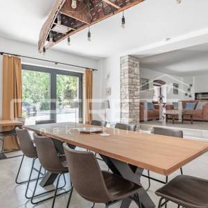 Istra, Poreč okolica-rustikalna kuća s bazenom i studio apartmanom
