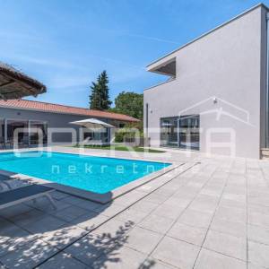 Istra, Poreč okolica-rustikalna kuća s bazenom i studio apartmanom
