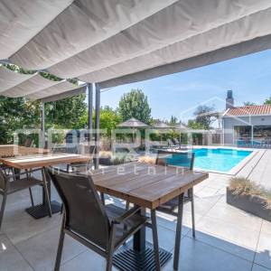 Istra, Poreč okolica-rustikalna kuća s bazenom i studio apartmanom
