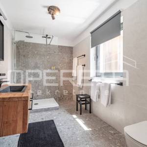 Istra, Poreč okolica-rustikalna kuća s bazenom i studio apartmanom
