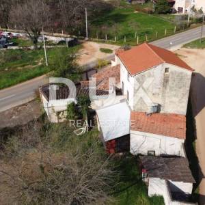 ISTRA, POREČ - Poslovni prostor s građevinskim zemljištem