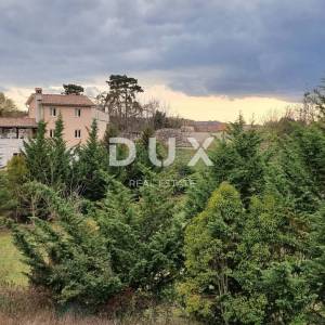 ISTRA, POREČ - Prostrana kuća na velikoj okućnici, PRILIKA!!!