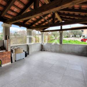 ISTRA, POREČ - Prostrana kuća na velikoj okućnici, PRILIKA!!!