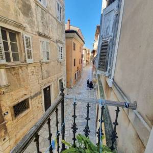 ISTRA, POREČ - Prostrani stan u srcu starog grada
