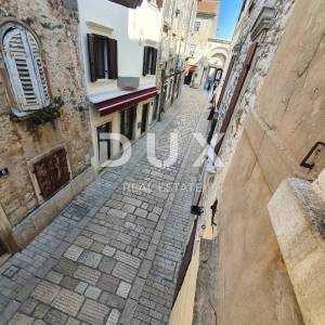 ISTRA, POREČ - Prostrani stan u srcu starog grada
