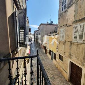 ISTRA, POREČ - Prostrani stan u srcu starog grada