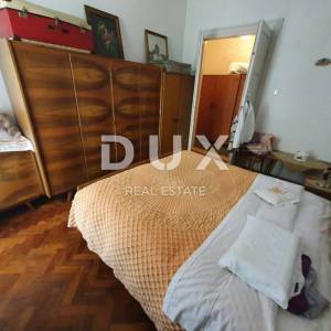 ISTRA, POREČ - Prostrani stan u srcu starog grada