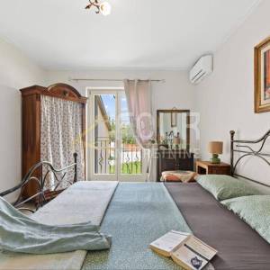 Istra, Poreč, šarmantna kuća s bazenom, 180m2