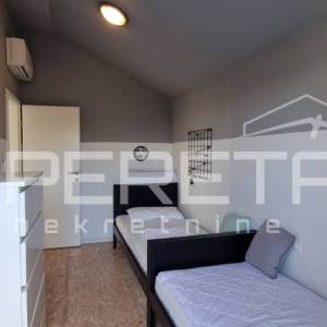 Istra, Poreč, simpatična prizemnica sa bazenom, mirna lokacija