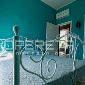 Istra, Poreč, simpatična prizemnica sa bazenom, mirna lokacija
