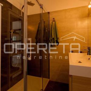 Istra, Poreč, simpatična prizemnica sa bazenom, mirna lokacija
