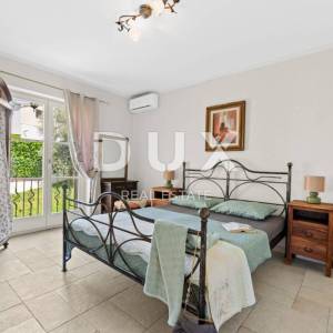 ISTRA, POREČ - Tradicionalna kamena vila s bazenom