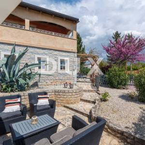 ISTRA, POREČ - Tradicionalna kamena vila s bazenom