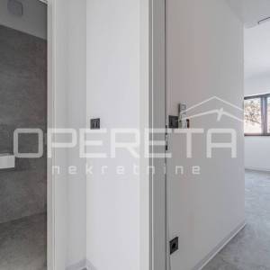 Istra, Poreč-trosoban stan s vrtom u prizemlju

