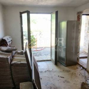 Istra, Poreč, zemljište 1.880m2 sa započetom gradnjom
