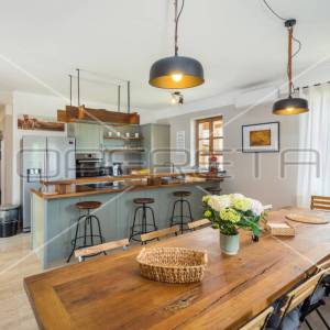 Istra, prekrasna villa sa šest spavaćih soba na mirnoj lokaciji