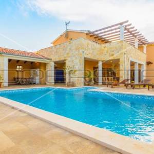 Istra, prekrasna villa sa šest spavaćih soba na mirnoj lokaciji