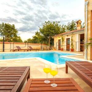 Istra, prekrasna villa sa šest spavaćih soba na mirnoj lokaciji