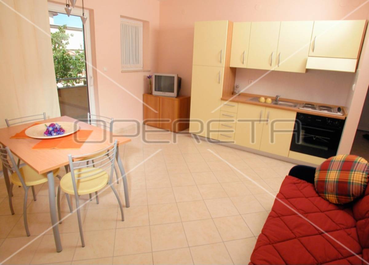 Istra, Premantura, Aparthotel sa 13 etažiranih apartmana u blizini mora, odlična