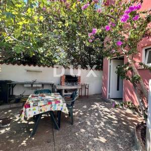 ISTRA, PREMANTURA - Apartmanska kuća sa pogledom na more!