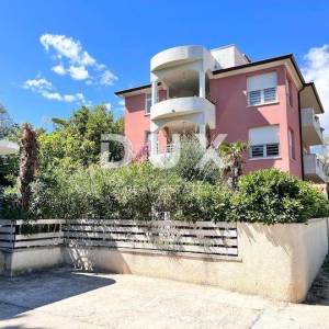 ISTRA, PREMANTURA - Apartmanska kuća sa pogledom na more!