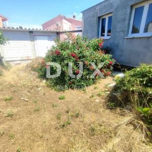 ISTRA, PREMANTURA - Kuća na 3 etaže s garažom - POGLED NA MORE!!