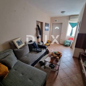ISTRA, PREMANTURA - Kuća na 3 etaže s garažom - POGLED NA MORE!!