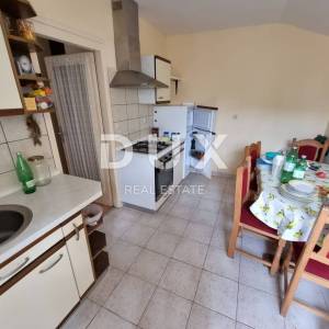 ISTRA, PREMANTURA - Kuća na 3 etaže s garažom - POGLED NA MORE!!