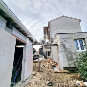 ISTRA, PREMANTURA - Kuća na 3 etaže s garažom - POGLED NA MORE!!