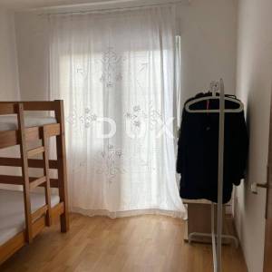 ISTRA, PREMANTURA Kuća s 3 stana i garažom blizu mora!
