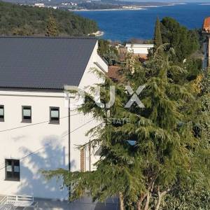 ISTRA, PREMANTURA - Predivan stan s privatnim dvorištem, udaljen svega 700m od prirodnih plaža